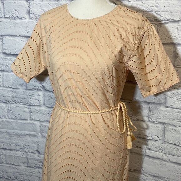 French Connection Short Sleeve Eyelet Dress with Tie Size 6 - Picture 3 of 11